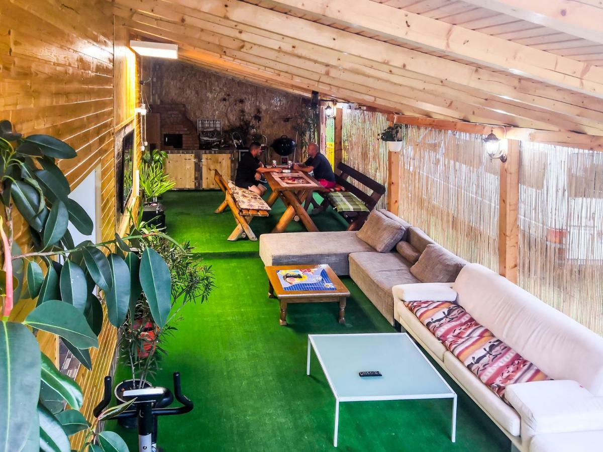 Casa de vacanta Jeny Novaci Străini Exterior foto
