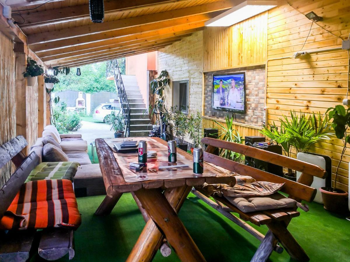 Casa de vacanta Jeny Novaci Străini Exterior foto