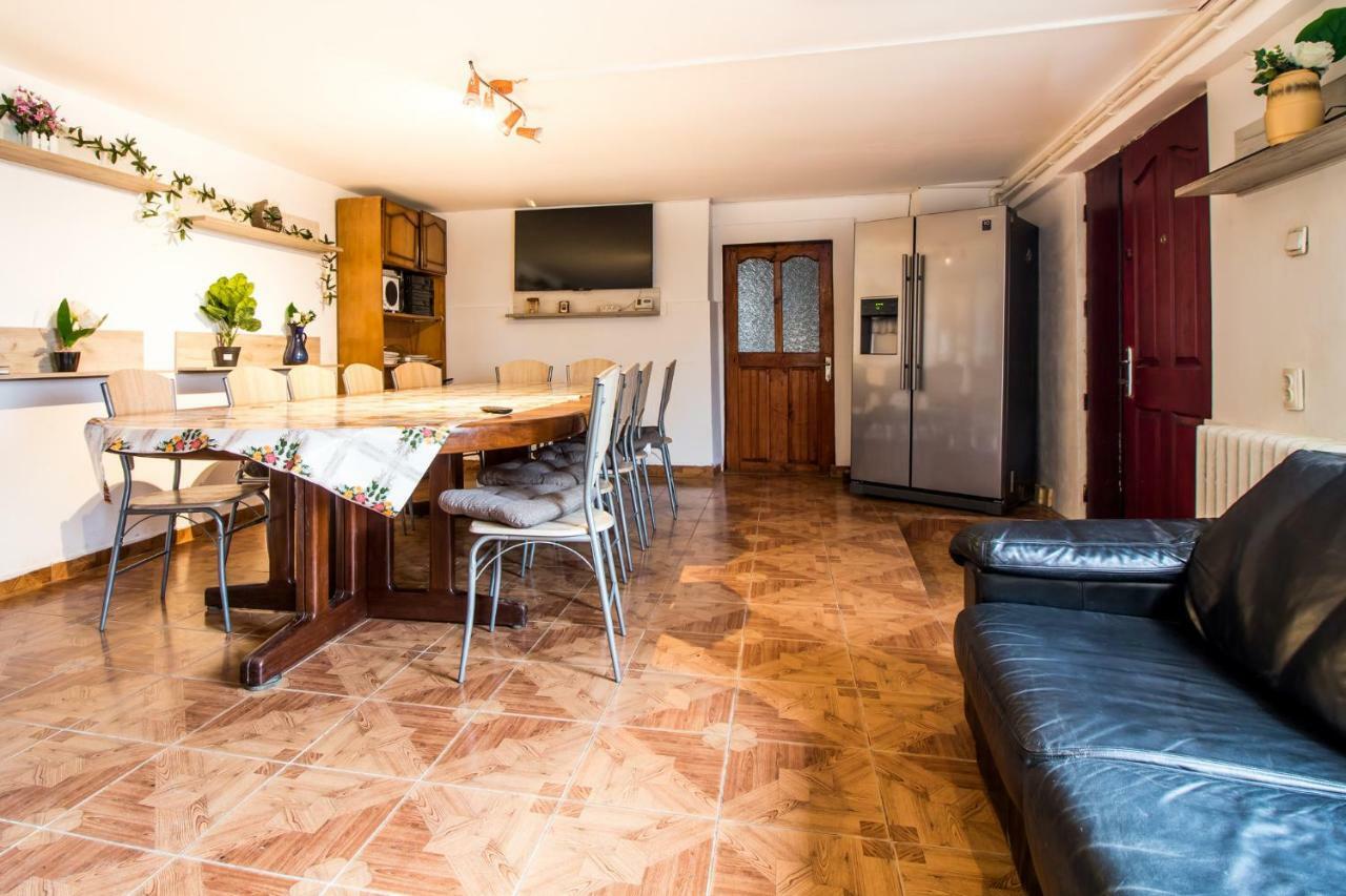 Casa de vacanta Jeny Novaci Străini Exterior foto