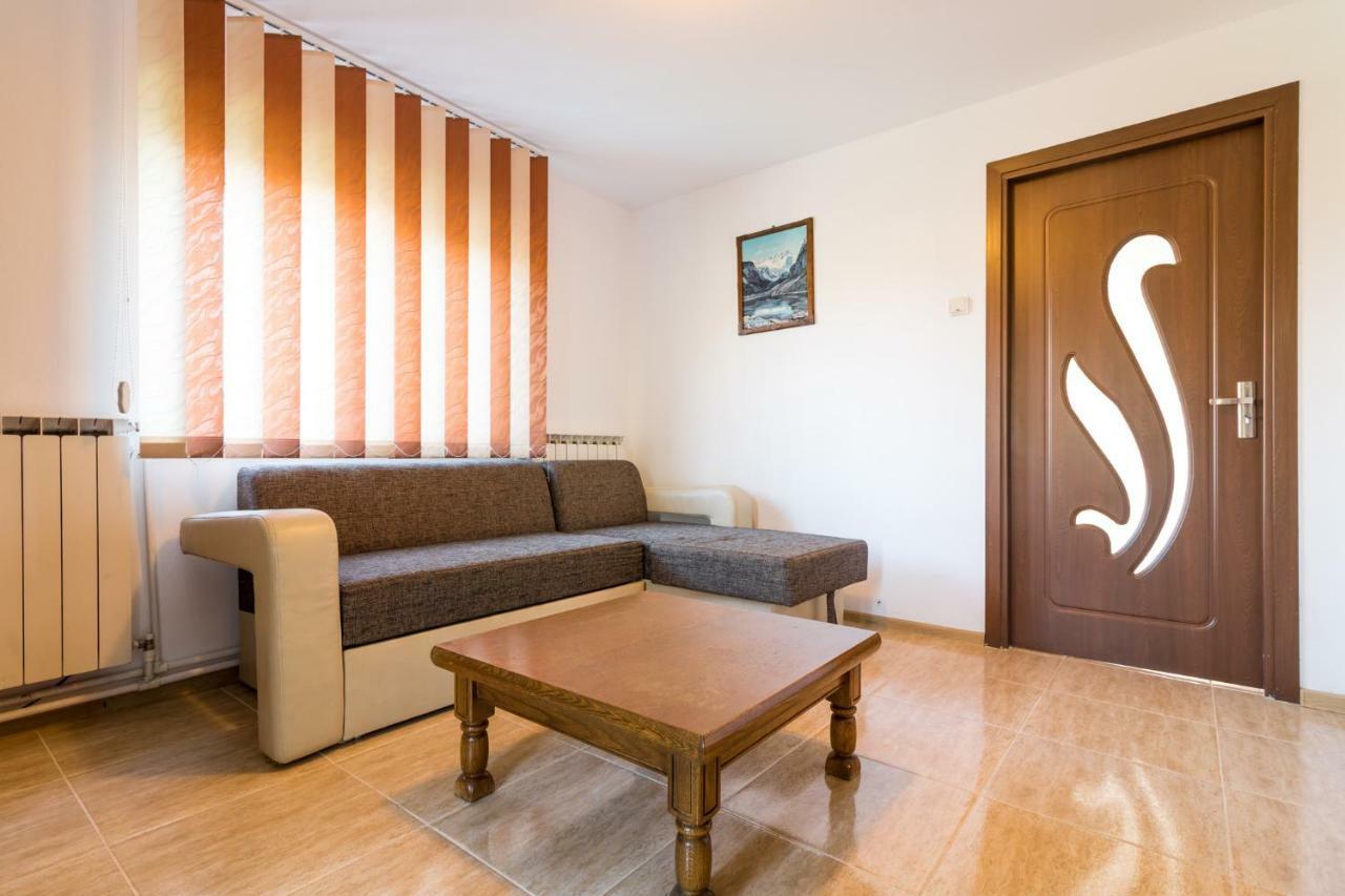 Casa de vacanta Jeny Novaci Străini Exterior foto