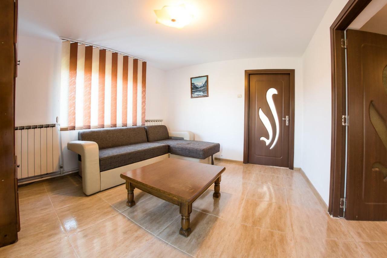 Casa de vacanta Jeny Novaci Străini Exterior foto